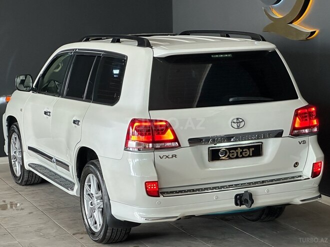 Toyota Land Cruiser-11