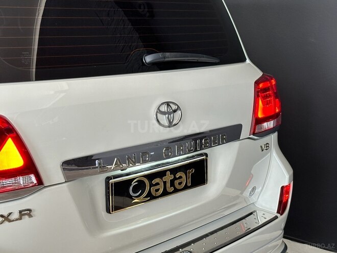 Toyota Land Cruiser-10