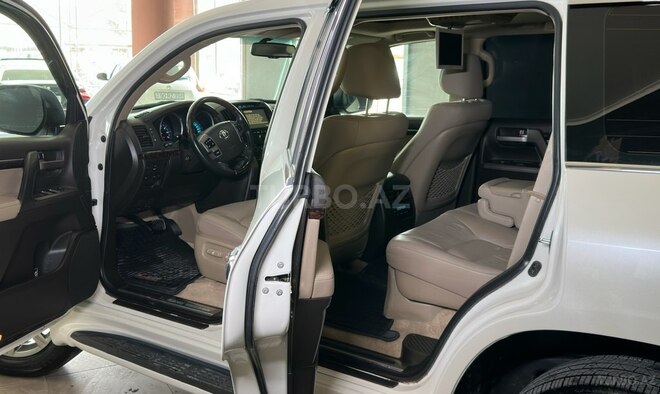 Toyota Land Cruiser-17