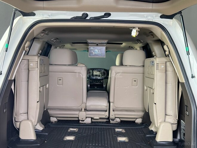 Toyota Land Cruiser-19