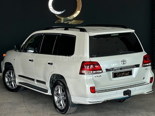 Toyota Land Cruiser-12