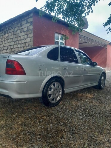 Opel Vectra 1999, 140,000 km - 2.0 л - Qazax