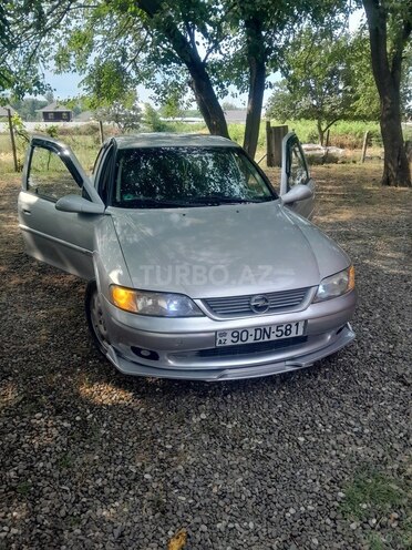 Opel Vectra 1999, 140,000 km - 2.0 л - Qazax