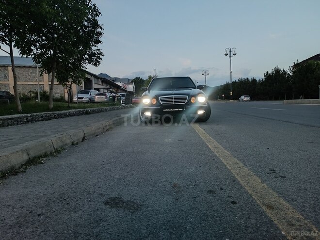 Mercedes E 270 2001, 440,000 km - 2.7 l - Qəbələ