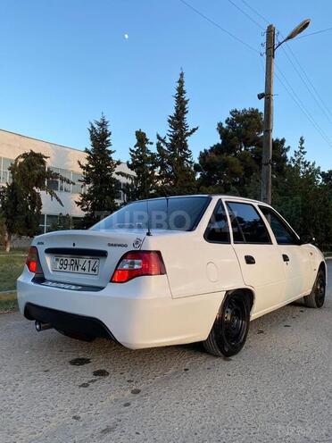 Daewoo Nexia 2009, 370,000 km - 1.5 l - Salyan