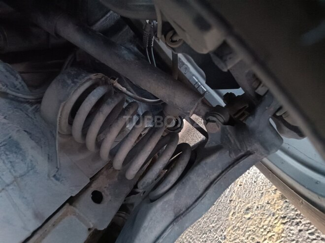 Mercedes E 270 2001, 440,000 km - 2.7 l - Qəbələ