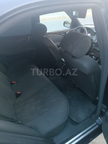 Mercedes E 270 2001, 440,000 km - 2.7 l - Qəbələ