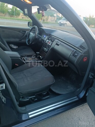 Mercedes E 270 2001, 440,000 km - 2.7 l - Qəbələ