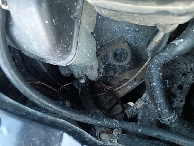 Mercedes E 270 2001, 440,000 km - 2.7 l - Qəbələ