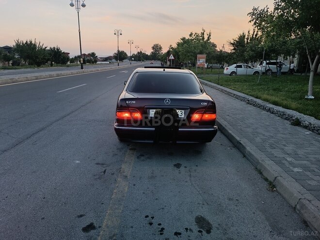 Mercedes E 270 2001, 440,000 km - 2.7 l - Qəbələ