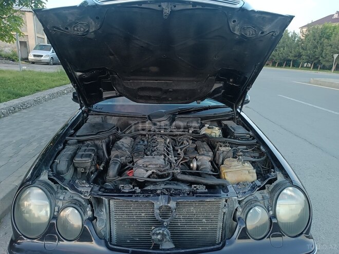 Mercedes E 270 2001, 440,000 km - 2.7 l - Qəbələ