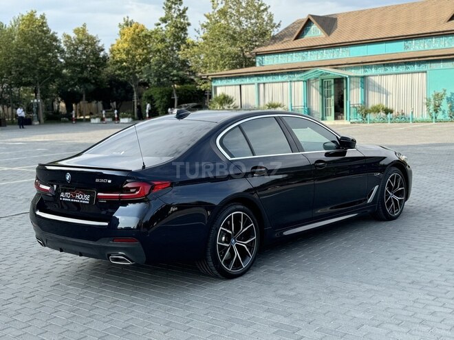 BMW 530e-7