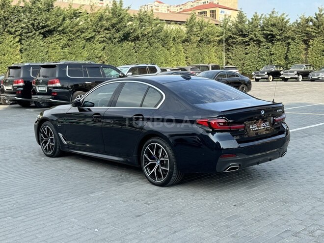 BMW 530e-6