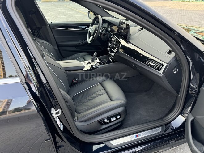 BMW 530e-12