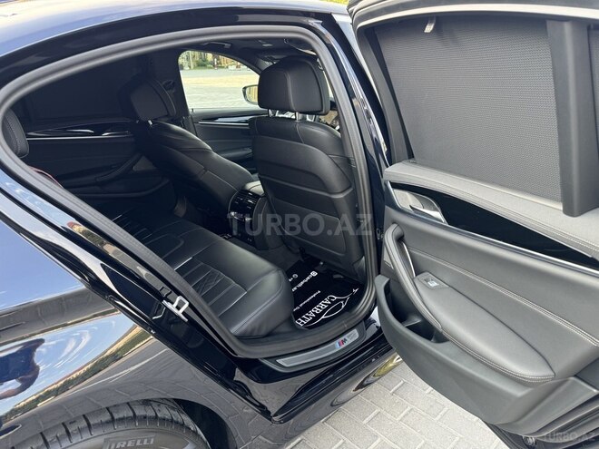 BMW 530e-13
