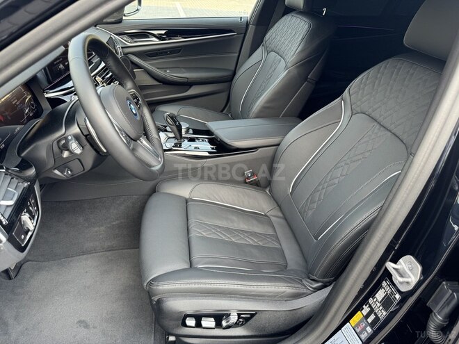 BMW 530e-11