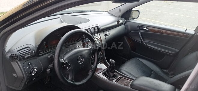 Mercedes C 240 2001, 243,000 km - 2.6 l - Salyan