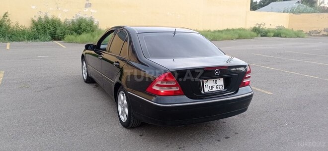 Mercedes C 240 2001, 243,000 km - 2.6 l - Salyan