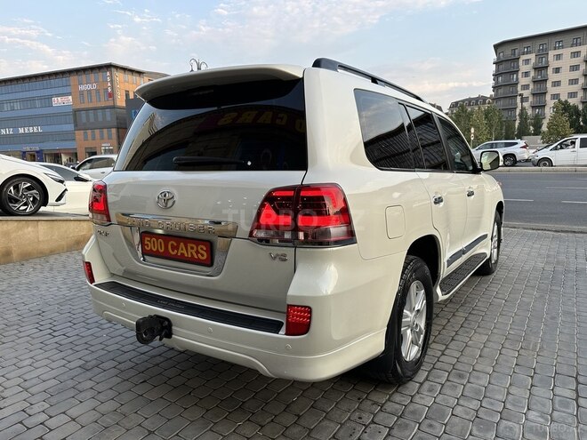 Toyota Land Cruiser-6