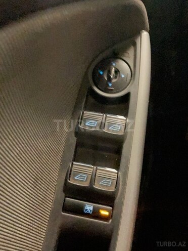 Ford Focus (North America) 2011, 160,000 km - 1.6 l - Gəncə