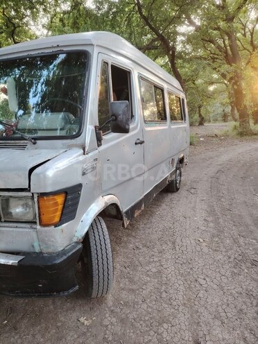 Mercedes 208 D 1986, 436,753 km - 2.3 l - Bərdə