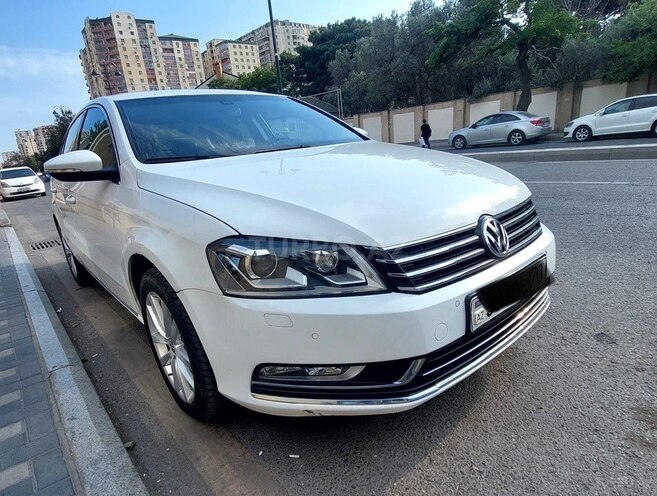 Volkswagen Passat 2011, 185,000 km - 1.8 л - Bakı