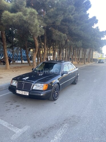 Mercedes E 220 1999, 397,000 km - 2.2 l - Bakı