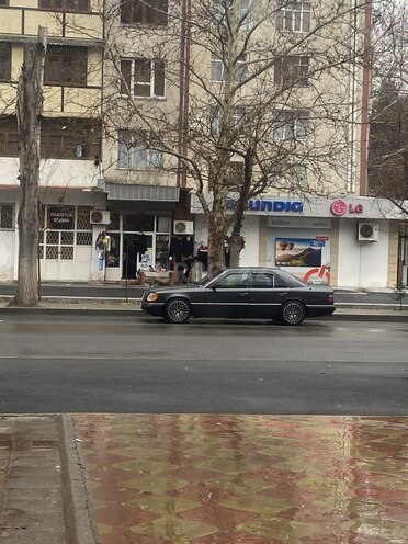 Mercedes E 220 1999, 397,000 km - 2.2 l - Bakı