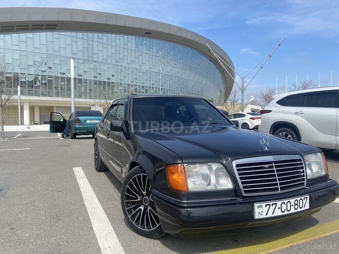 Mercedes E 220 1999, 397,000 km - 2.2 l - Bakı