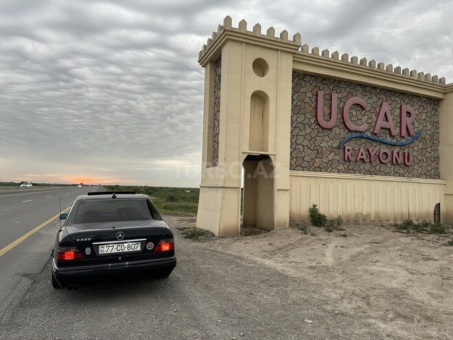 Mercedes E 220 1999, 397,000 km - 2.2 l - Bakı