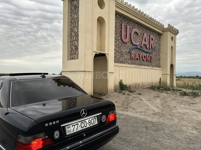 Mercedes E 220 1999, 397,000 km - 2.2 l - Bakı
