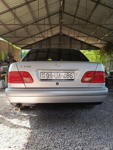 Mercedes E 230 1997, 340,000 km - 2.3 l - Beyləqan