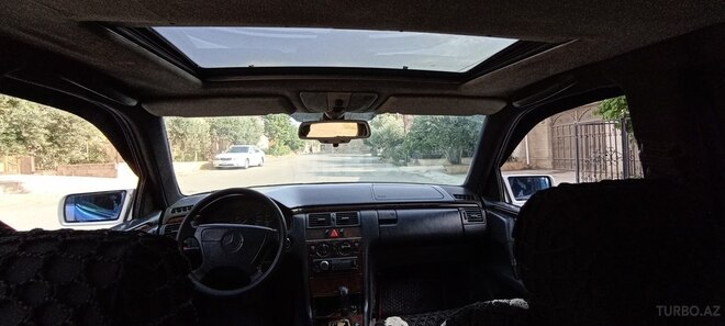 Mercedes E 220 1997, 435,248 km - 2.2 l - Bakı