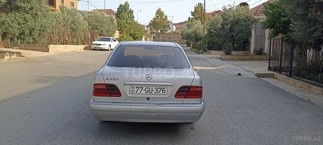 Mercedes E 220 1997, 435,248 km - 2.2 l - Bakı