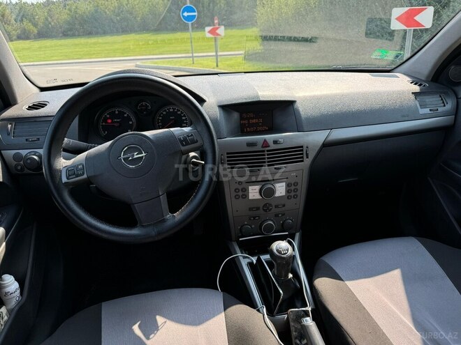 Opel Astra 2005, 256,200 km - 1.7 l - Bakı