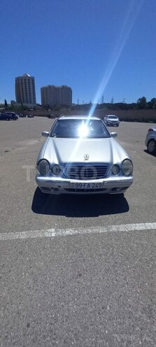 Mercedes E 240 2000, 150,000 km - 2.4 l - Bakı