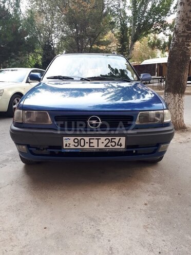 Opel Astra 1996, 207,890 km - 1.6 l - Sumqayıt