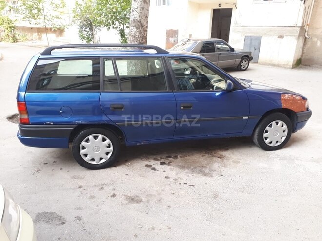 Opel Astra 1996, 207,890 km - 1.6 l - Sumqayıt