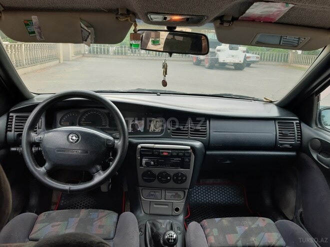 Opel Vectra 1999, 250,000 km - 2.0 l - Saatlı
