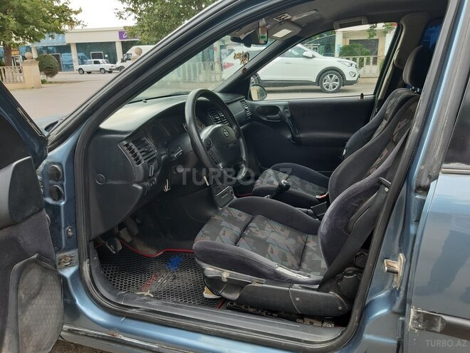 Opel Vectra 1999, 250,000 km - 2.0 l - Saatlı