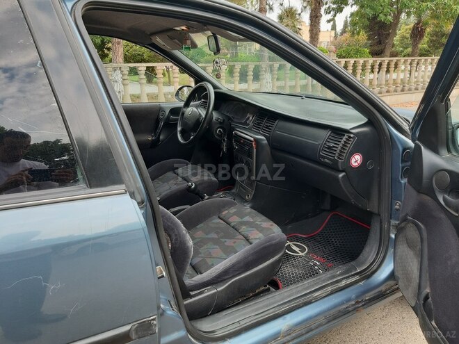 Opel Vectra 1999, 250,000 km - 2.0 l - Saatlı