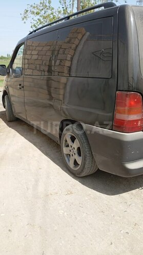 Mercedes Vito 111 1997, 560,000 km - 2.5 л - Yevlax