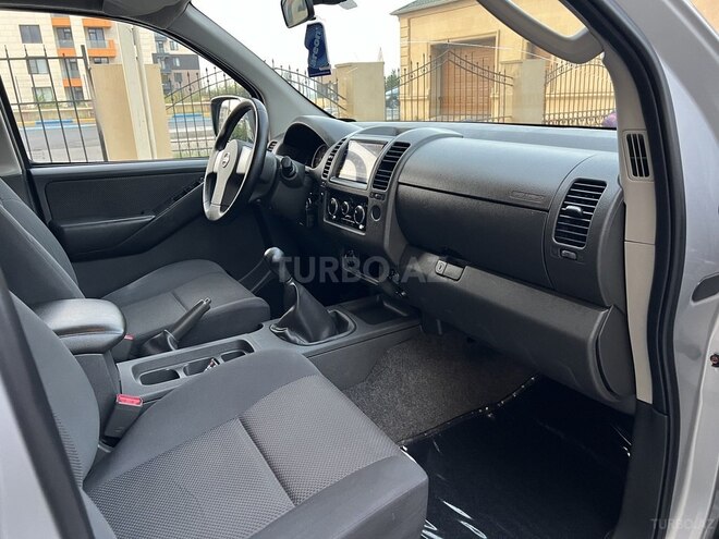 Nissan Navara 2014, 147,215 km - 2.5 l - Bakı