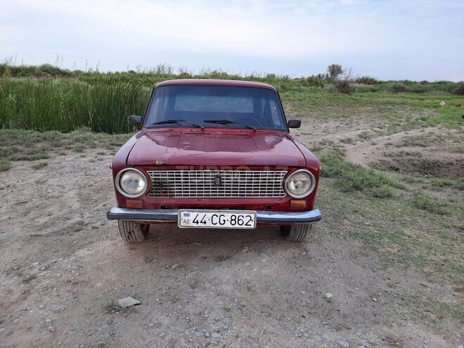 LADA (VAZ) 21011 1980, 76,587 km - 1.5 л - Salyan