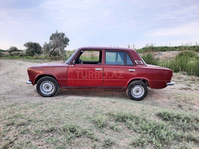 LADA (VAZ) 21011 1980, 76,587 km - 1.5 л - Salyan