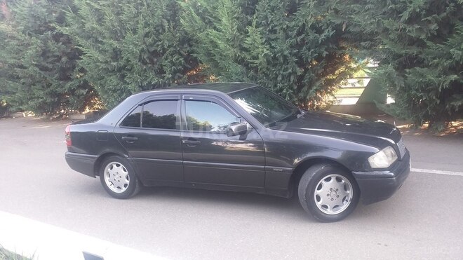 Mercedes C 180 1996, 324,561 km - 1.8 l - Qazax