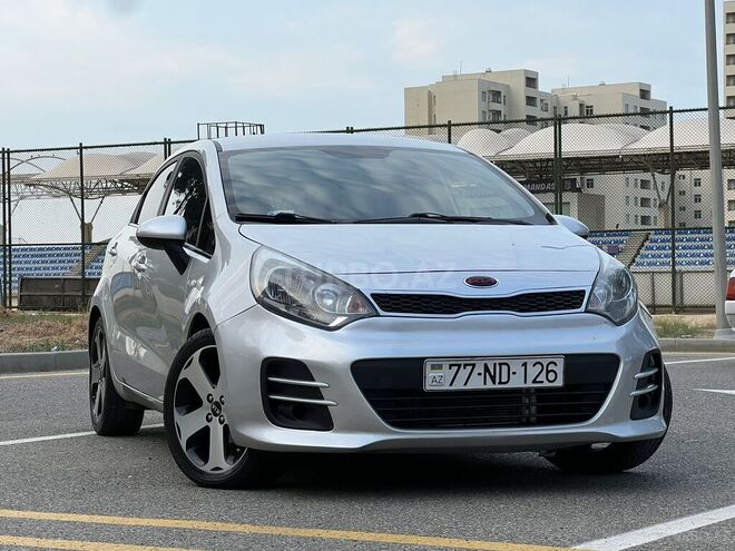 Kia Rio 2015, 133,300 km - 1.1 l - Sumqayıt