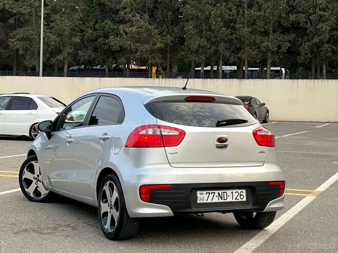 Kia Rio 2015, 133,300 km - 1.1 l - Sumqayıt