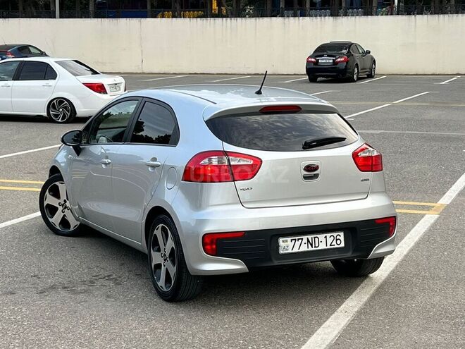 Kia Rio 2015, 133,300 km - 1.1 l - Sumqayıt