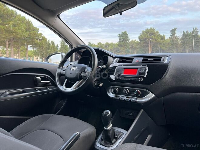 Kia Rio 2015, 133,300 km - 1.1 l - Sumqayıt